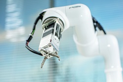 かつてない高把持力と大可動範囲をコンパクトなボディで実現